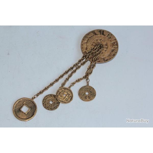 Broche Joseff of Hollywood design vintage