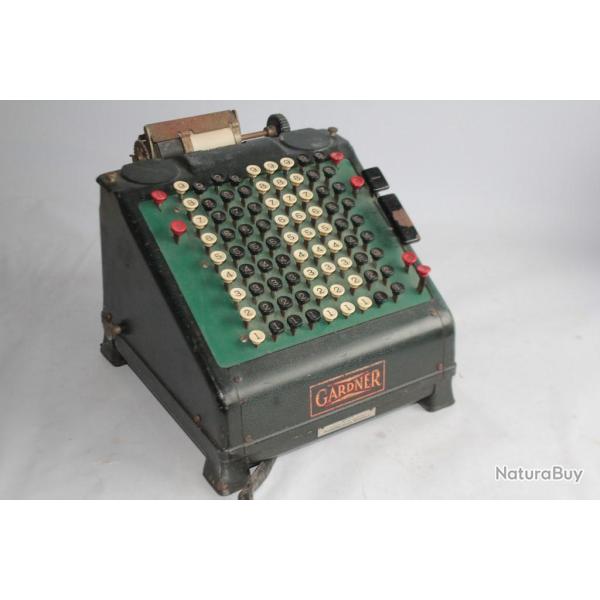 Ancienne machine � calculer Gardner