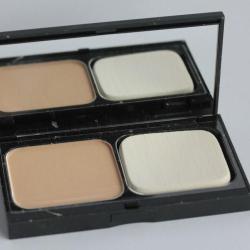 BOBBI BROWN Fond de teint poudre Natural Tan 4.25