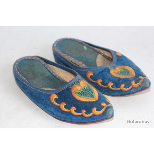 Petites babouches brod�es vintage Souliers
