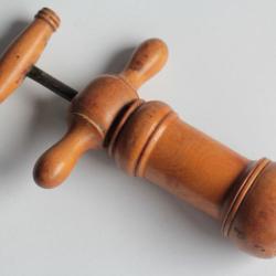 Ancien tire-bouchon Cloche bois