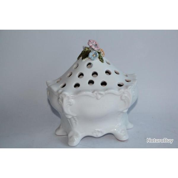 Bouqueti�re c�ramique de Moustier Lallier