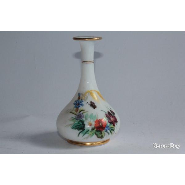 Ancien Vase flacon opaline �maill�e XIXe si�cle