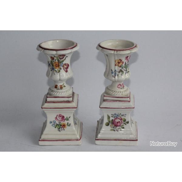 Paire de vases M�dicis porcelaine Mennecy XVIIIe si�cle