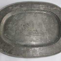 Grand plat &eacute;tain grav&eacute; Suisse XVIIIe si&egrave;cle