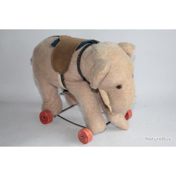 Ancien jouet � tirer �l�phant