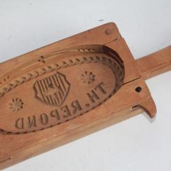 Moule &agrave; beurre TH. REPOND Art populaire Suisse