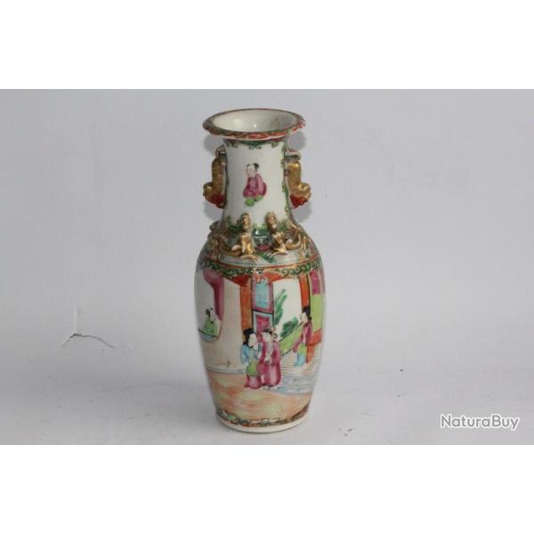 Vase porcelaine �maill�e Chine Famille rose Canton XIXe si�cle