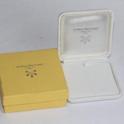 &Eacute;crin pour bijoux Arthus Bertrand M&eacute;daille