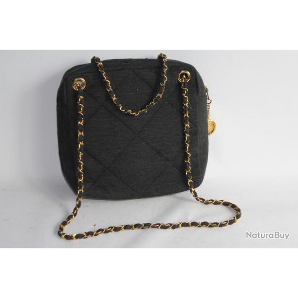 CHANEL Sac � main Coco