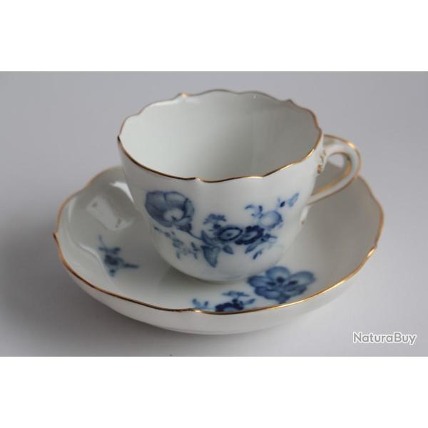 MEISSEN Tasse � caf� porcelaine Fleur bleue XIXe si�cle