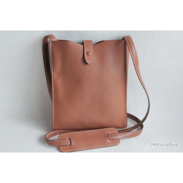 HERMES Sac Pochette uniforme bandouli�re Onimaitou cuir marron