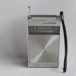 LLOYD'S Radio r&eacute;cepteur AM/FM model 8R35B 9 transitor