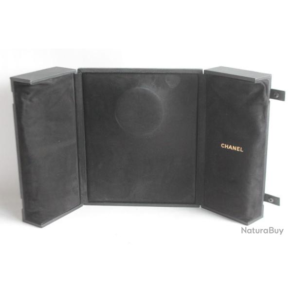 CHANEL �crin pour collier