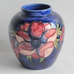 MOORCROFT Vase c&eacute;ramique An&eacute;mone Angleterre