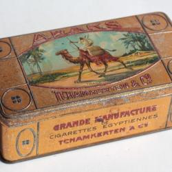 Bo&icirc;te &agrave; Cigarettes t&ocirc;le ARAKS Tchamkerten et Co.