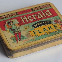 Bo&icirc;te &agrave; Cigarettes t&ocirc;le The Herald Dark cut flake