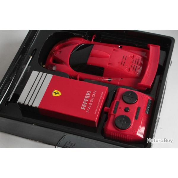 FERRARI Passion Voiture t�l�command�e F50 GT + Eau de toilette 100 ml