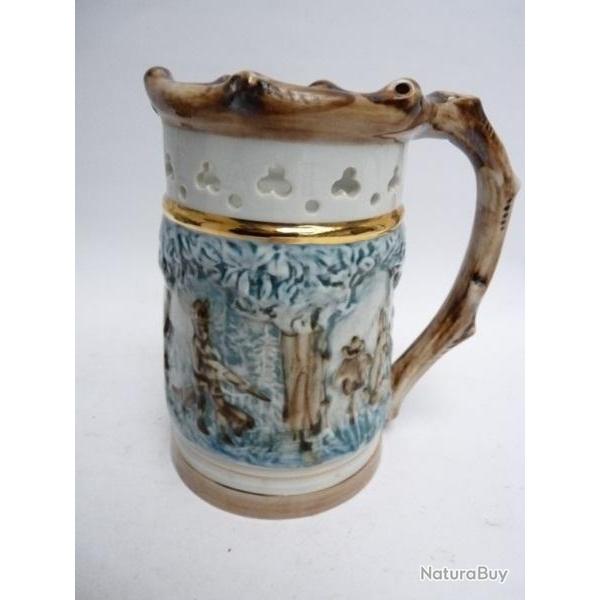 Pichet trompeur Porcelaine ROYAL DUX BOHEMIA Chasse Tch�coslovaquie
