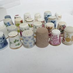 Collection de 23 d&eacute;s &agrave; coudre porcelaine couture broderie