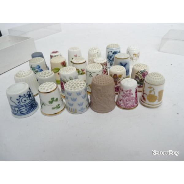 Collection de 23 d�s � coudre porcelaine couture broderie