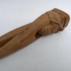 Casse noix bois sculpt&eacute; Art populaire Suisse