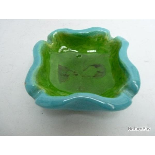 Cendrier Poterie Sign�e PATREN ?