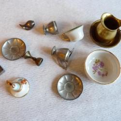 Ensemble de vaisselle maison de poup&eacute;e