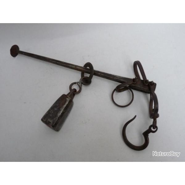 Ancienne balance romaine Art populaire