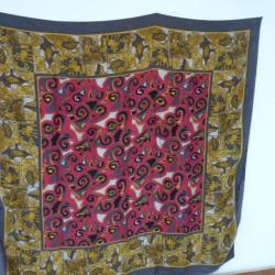 Foulard ch&acirc;le soie GUY LAROCHE Paris accessoires mode