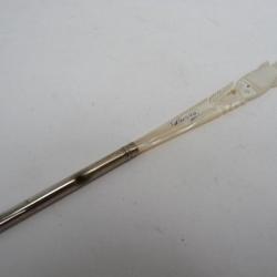 Porte plume nacre souvenir de Paris objets d'&eacute;critures