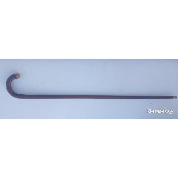 CANNE ANCIENNE DE MARCHE EN BOIS VERNI