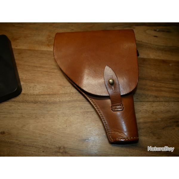 Holster cuir fauve de PA35 r�ceptionn� en 1940