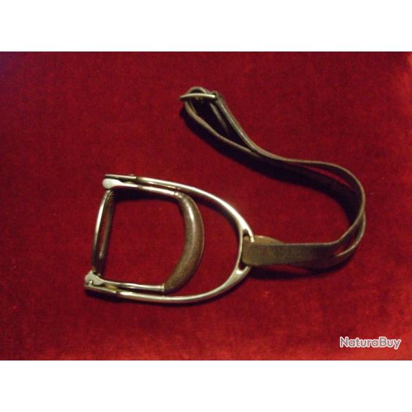 Etrier de selle  d'Amazone  systme de scurit ( collection ) Lot N 6 .