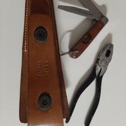Trousse &agrave; &eacute;pissure Forval avec pince et couteau canif sur le mod&egrave;le US. Beaux marquages. Bel &eacute;tat.