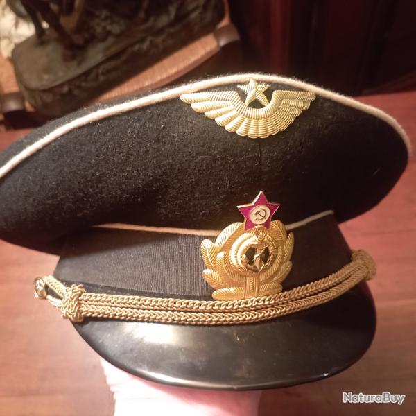 Rare casquette d'officier Sovi�tique ann�es 80 de l'a�ronavale.