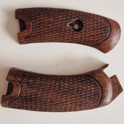 Plaquettes de crosse en noyer pour R&eacute;volver 1892 ( plaquettes vendues seules)