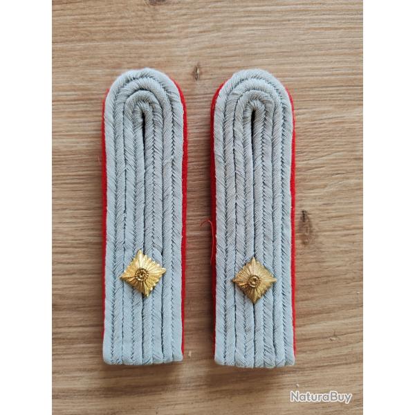 PAIRE DE PATTES D �PAULE DE LIEUTENANT DE L ARTILLERIE