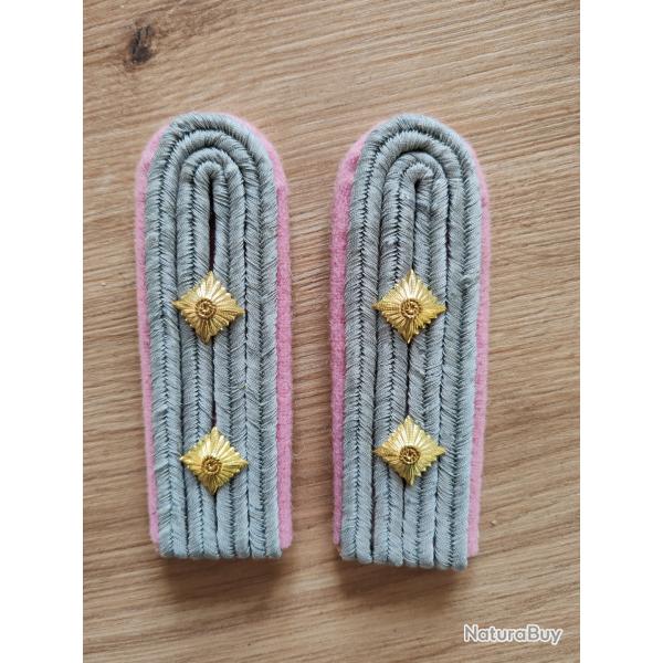 PAIRE DE PATTES D �PAULE DE CAPITAINE DES TROUPES BLIND�ES