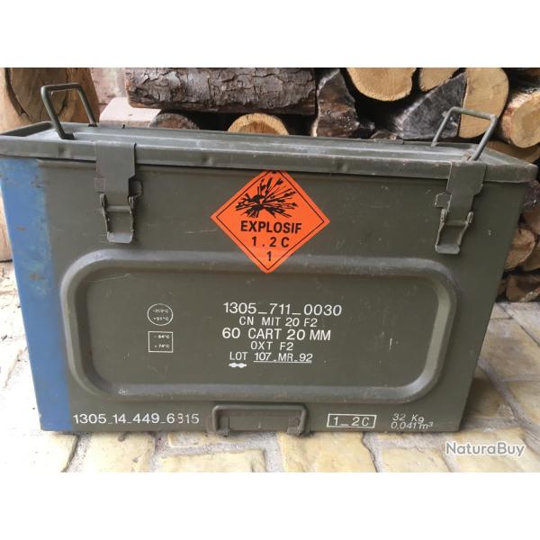 Grande caisse � munition pour canon de 20 mm / Arm�e Fran�aise