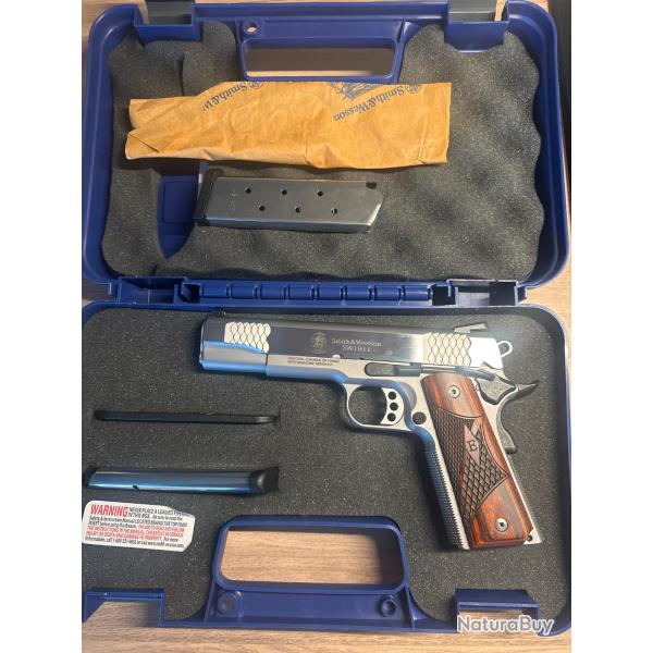 Smith & Wesson SW1911 E Series cal .45 ACP STAINLESS