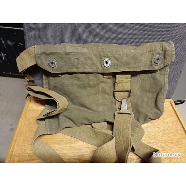 Ancienne housse - tui militaire pour masque  gaz M1 de l'arme yougoslave