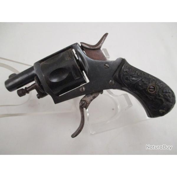 beau rvolver calibre 320 Long de 12 cm ( pas vu de poinon ) parfait tat
