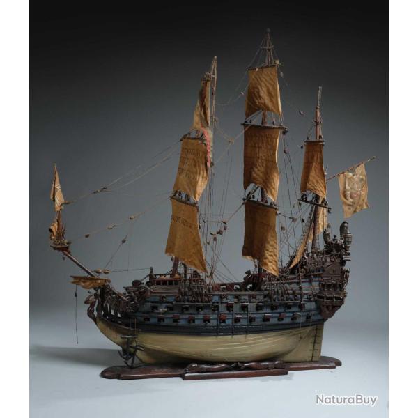 MONUMENTALE MAQUETTE DU PRESTIGIEUX NAVIRE DE GUERRE LE SOLEIL ROYALE SYMBOLE DE LA PUISSANCE DE LOU