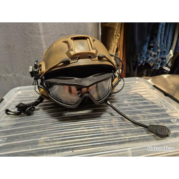 Casque complet d'airsoft (casque, visire + casque anti bruit amplificateur de son)