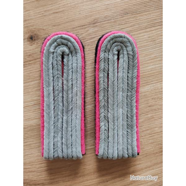 PAIRE DE PATTES D PAULE DE SOUS-LIEUTENANT DES TROUPES BLINDES,FOND NOIR