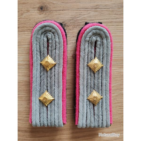 PAIRE DE PATTES D PAULE DE CAPITAINE DES TROUPES BLINDES,FOND NOIR