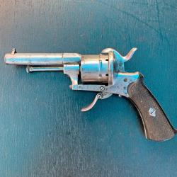 ANCIEN BEAU REVOLVER A BROCHE DE TYPE LEFAUCHEUX, XIX°, MARQUAGE ELG, CANON RAYE, CAL 7 MM, PISTOLET