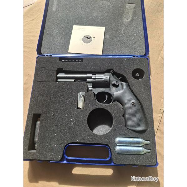 UMAREX - Revolver SMITH & WESSON 586 Noir - Canon 4" - Cal.4,5mm (CO2)