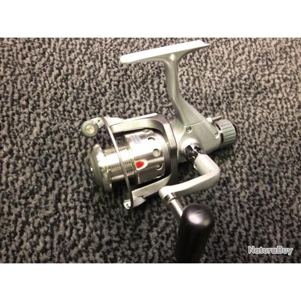 Excellent moulinet de spinning SP- 35 - 3, tr�s robuste et l�ger pour les p�ches puissantes en eaux